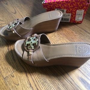 Tory Burch Tan Leather Wedge Sandals with Gold Logo